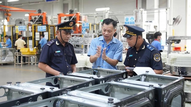 Hậu kiểm hải quan: Giảm rủi ro pháp lý cho doanh nghiệp gia công, chế xuất Hậu kiểm hải quan: Giảm rủi ro pháp lý cho doanh nghiệp gia công, chế xuất
