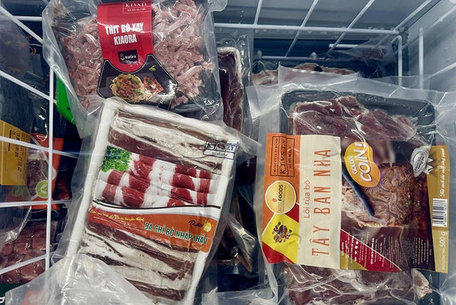 Việt Nam nhập gần 500.000 tấn thịt trong nửa đầu năm, giá bình quân 77.500 đồng/kg Việt Nam nhập gần 500.000 tấn thịt trong nửa đầu năm, giá bình quân 77.500 đồng/kg