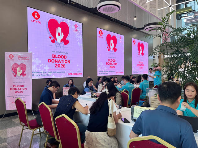 Ngày hội hiến máu tại Lotte Center Hà Nội tiếp nhận hơn 100.000 ml máu