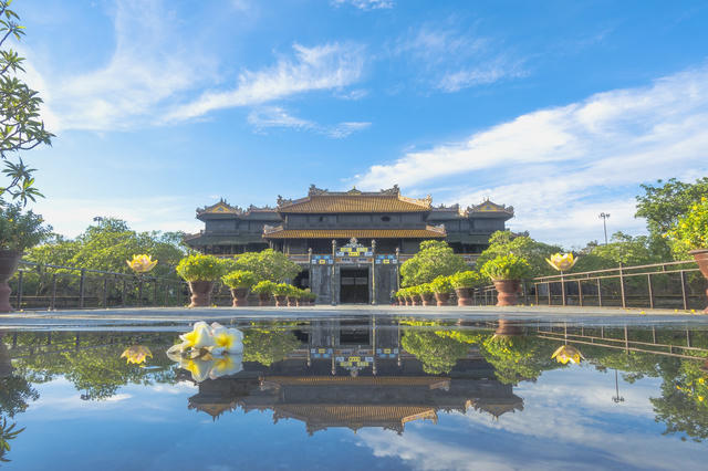 2/9 ở Huế: Một ngày chậm... giữa miền di sản