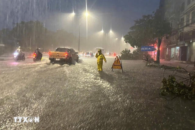 Thời tiết 29/8: Bắc bộ mưa dông, Trung bộ có nơi nắng nóng trên 38°C