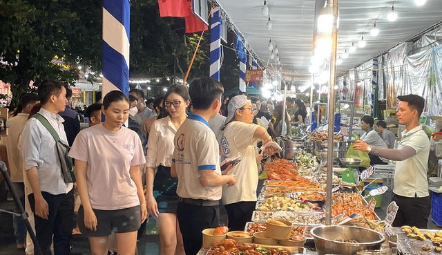 Cần Thơ đưa tinh hoa ẩm thực miền sông nước thành sản phẩm du lịch Cần Thơ đưa tinh hoa ẩm thực miền sông nước thành sản phẩm du lịch
