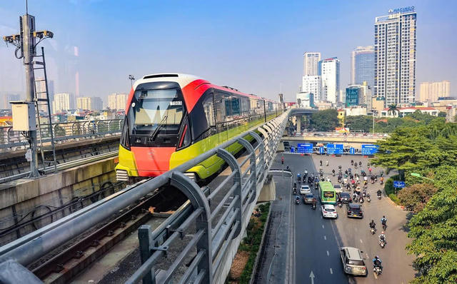 Từ 1/9, Hà Nội áp dụng vé điện tử liên thông xe buýt và metro