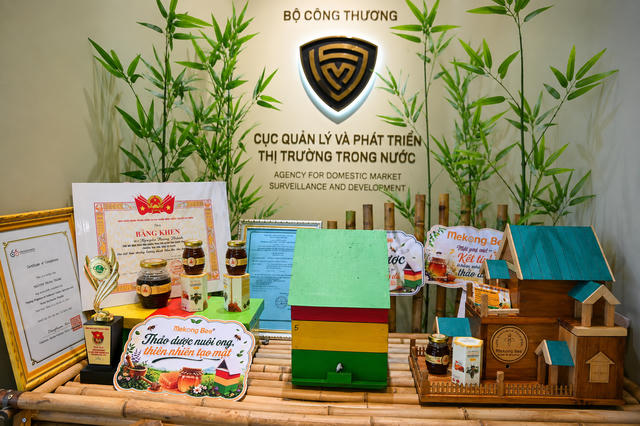 Từ đặc sản địa phương đến thương hiệu trên thị trường số