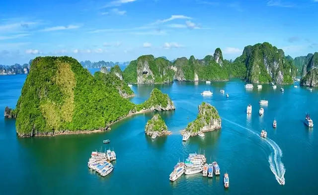 Quảng Ninh đón khoảng 250.000 lượt du khách trong 2 ngày đầu nghỉ lễ