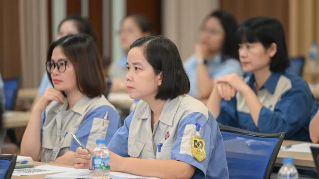 Đồng hành cùng doanh nghiệp tháo gỡ khó khăn về bảo hiểm xã hội và hợp đồng điện tử