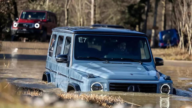 Mercedes đăng ký sáng chế SUV địa hình có thể nổi trên mặt nước