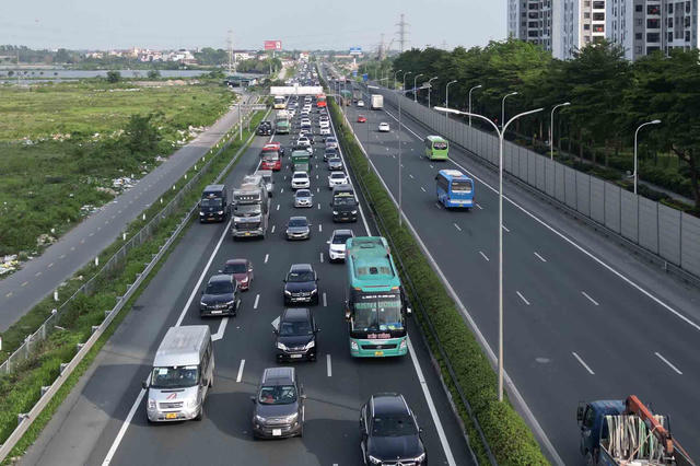 Rà soát quy định khoảng cách an toàn trên cao tốc, phải phù hợp mật độ giao thông