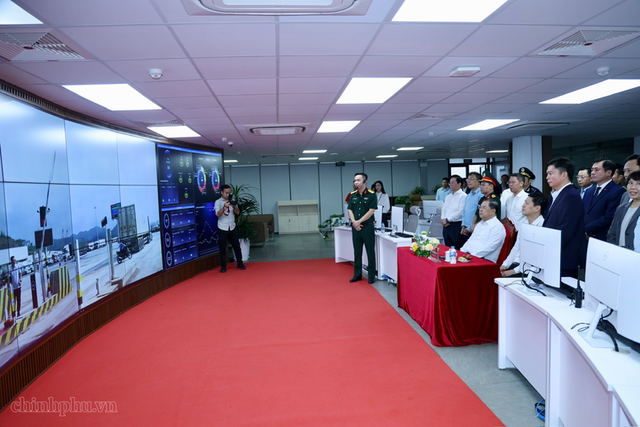 Phó Thủ tướng Thường trực Phạm Gia Túc khảo sát mô hình logistics, cửa khẩu thông minh tại Lạng Sơn