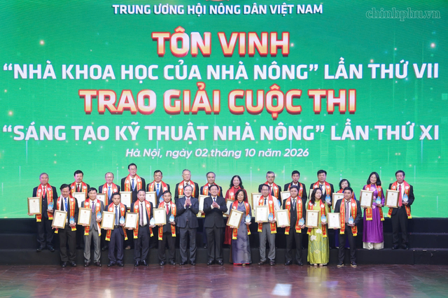 Từ máy lọc mật ong đến nấm Lim xanh: Những sáng kiến nông dân được vinh danh