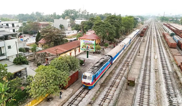 Từ Hà Nội đến xứ trà bằng “Chuyến tàu di sản”