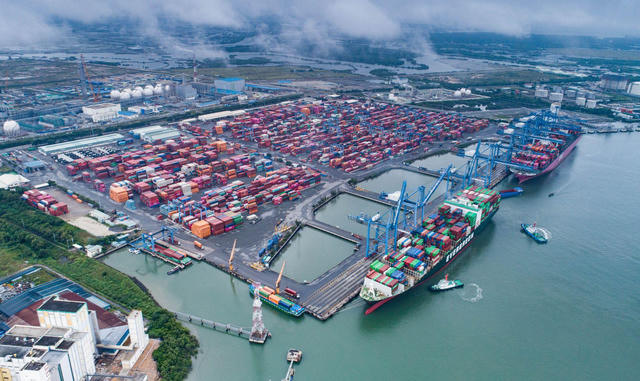 Khung pháp lý mới cho thành lập khu thương mại tự do