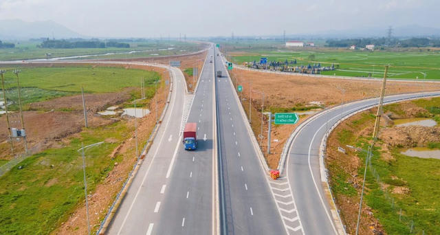 Đề xuất mở rộng 415km cao tốc Bắc - Nam lên 6 làn theo PPP Đề xuất mở rộng 415km cao tốc Bắc - Nam lên 6 làn theo PPP