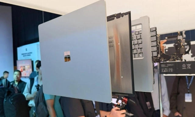 Microsoft ra mắt Surface Laptop Ultra, giá khởi điểm 2.599 USD Microsoft ra mắt Surface Laptop Ultra, giá khởi điểm 2.599 USD