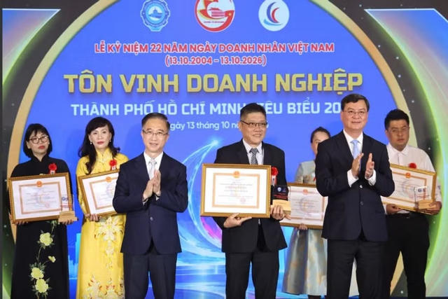 TP.HCM vinh danh doanh nghiệp, doanh nhân gắn với chuyển đổi số và tăng trưởng xanh