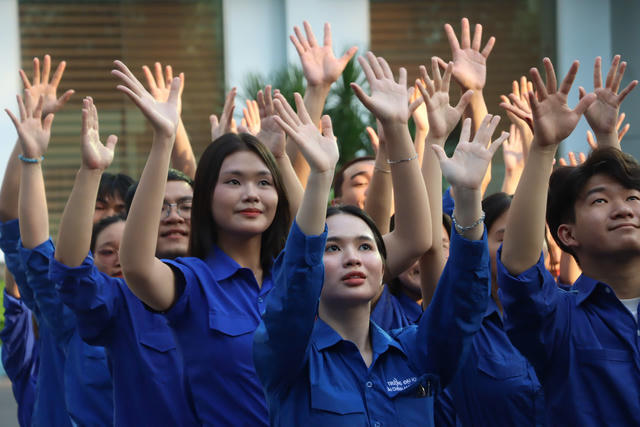 Thủ tướng yêu cầu khơi thông vốn, tạo thuận lợi cho thanh niên khởi nghiệp