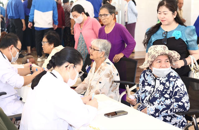 TP.HCM mở rộng khám sức khỏe miễn phí cho người có thông tin cư trú trên VNeID TP.HCM mở rộng khám sức khỏe miễn phí cho người có thông tin cư trú trên VNeID