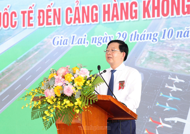 Phó Thủ tướng Hồ Quốc Dũng dự khánh thành đường cất cánh số 2 Cảng hàng không Phù Cát, Gia Lai